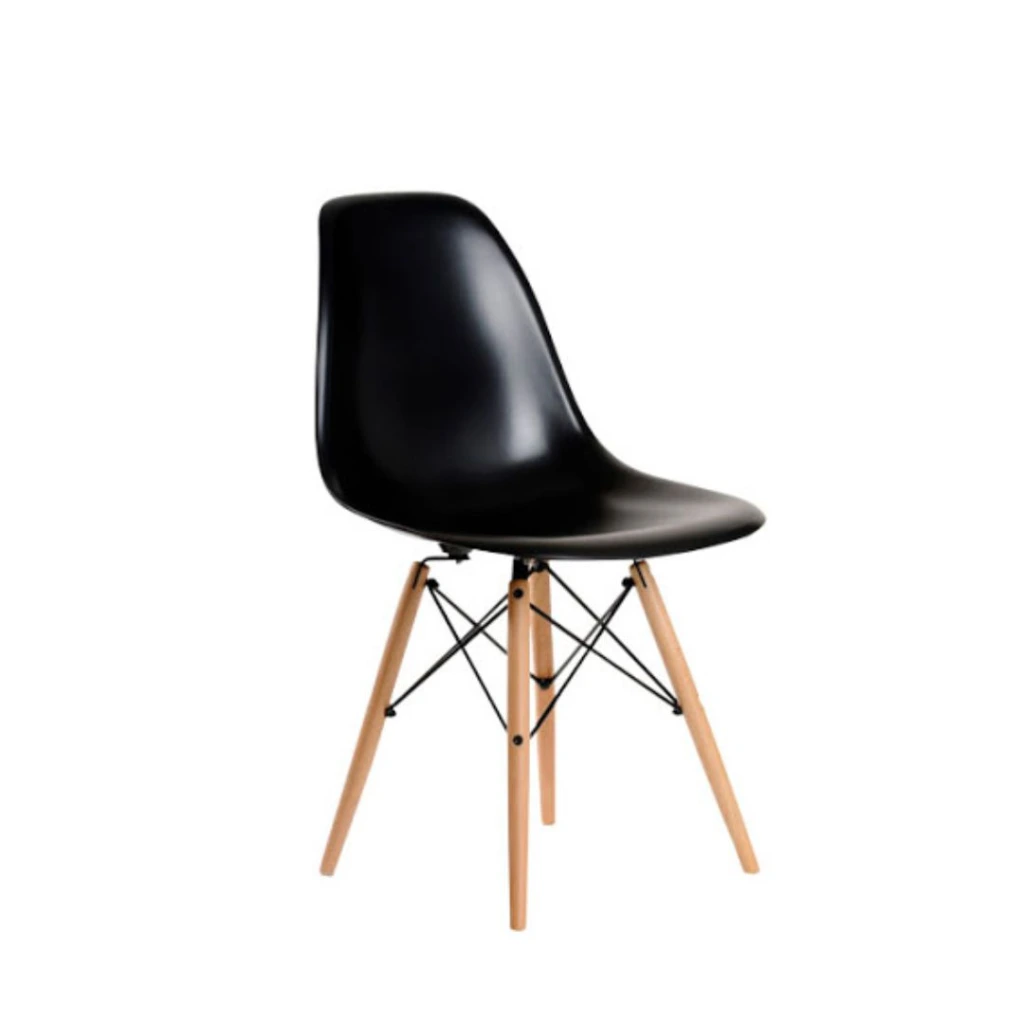SILLA-EAMES-ASIENTO-PLAST.-NEGRA-PATAS-MADERA-ART-15813.webp